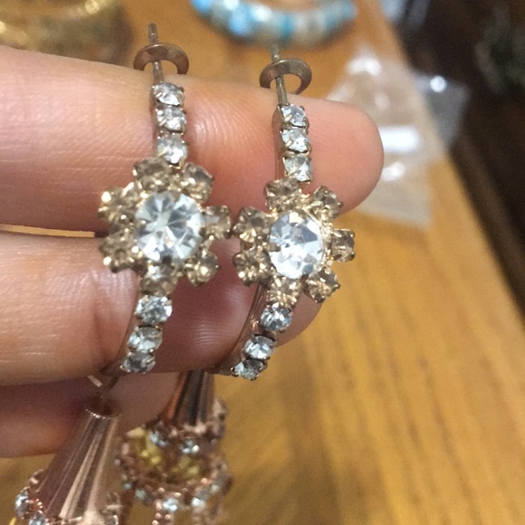 Metallic Golden Pearl Earrings - Picture 4 of 4